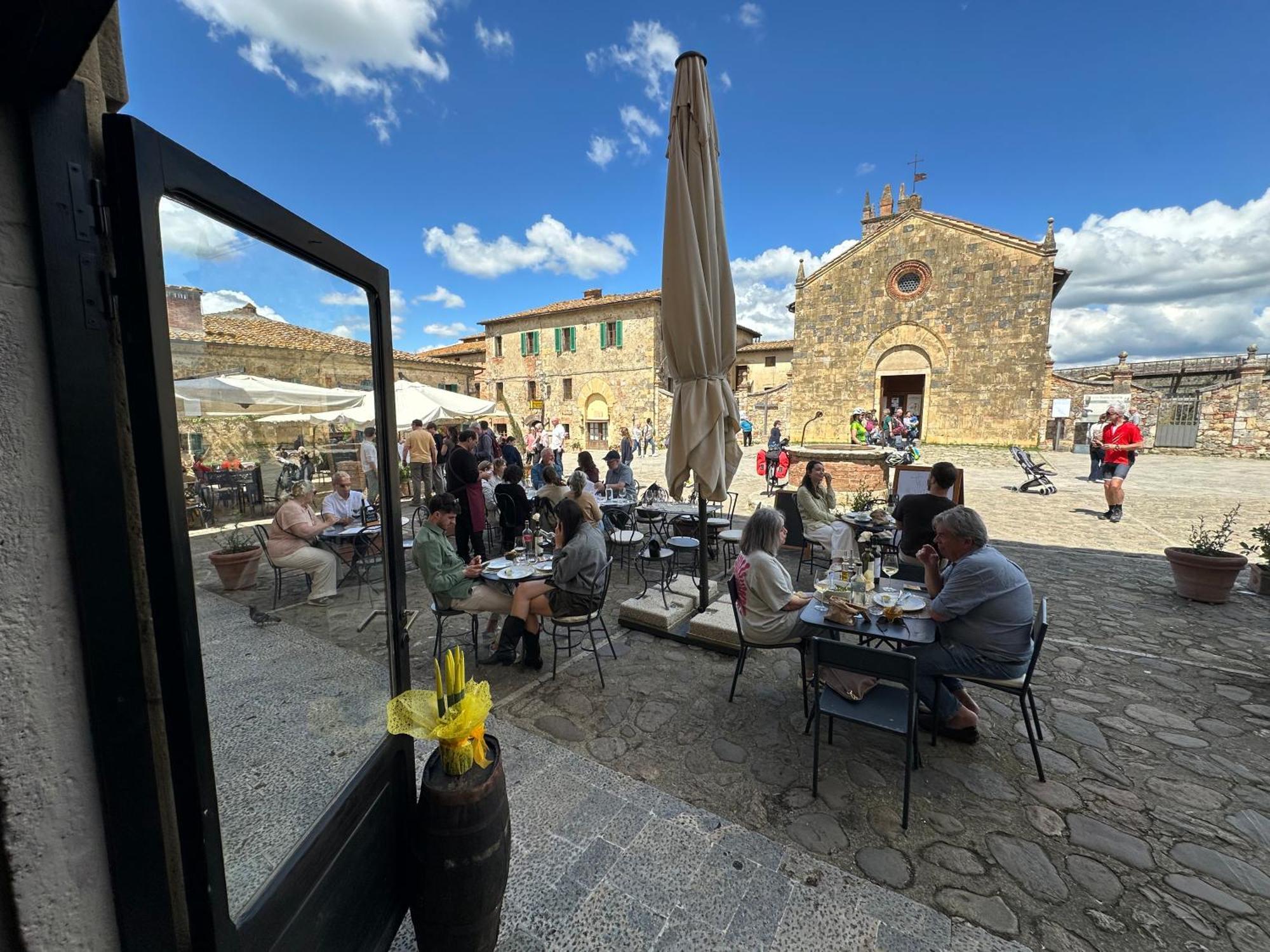 Rooms And Wine Al Castello 몬테리지오니 외부 사진